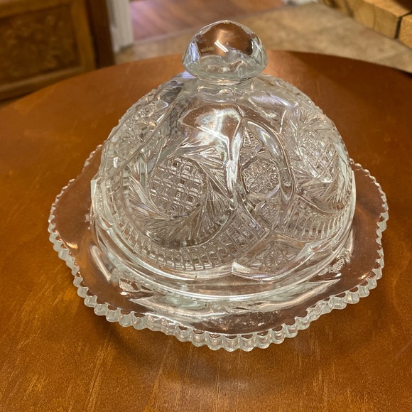 Starburst Covered Butter Dish Round - Picture 1 of 4